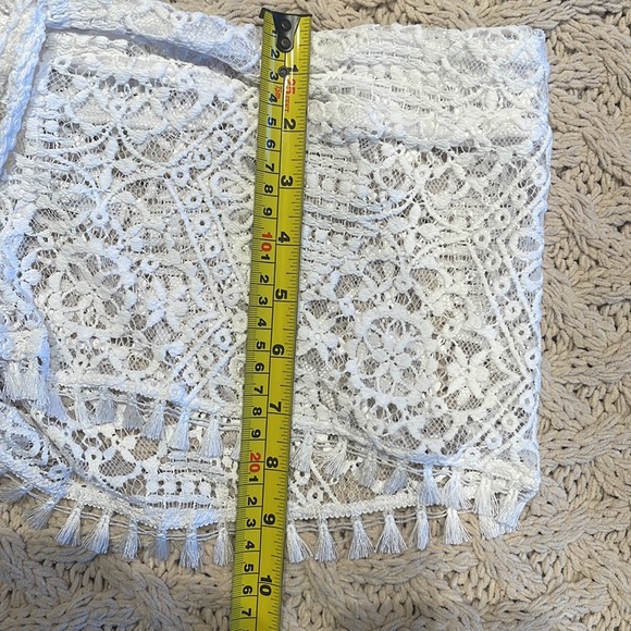 PilyQ Water Lily Napa Fringe White Lace Beach Coverup Shorts- Size M/L - Picture 8 of 9